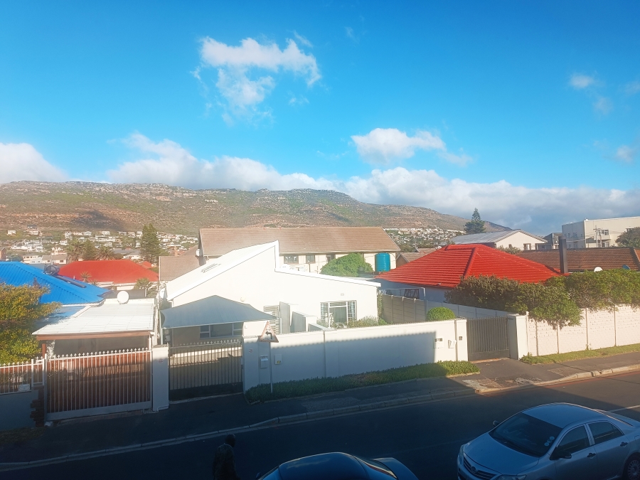 To Let 2 Bedroom Property for Rent in Fish Hoek Western Cape
